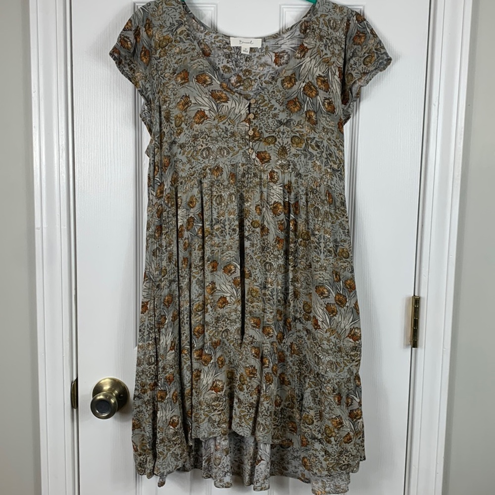Becaal grey w/brown flowers dress medium with pockets, cap sleeves 100% rayon